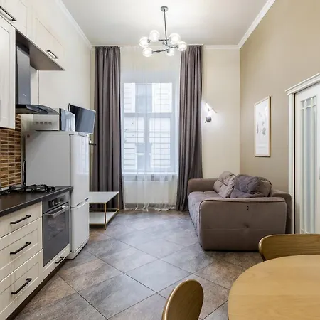 Near Palac Potocki Apartamento